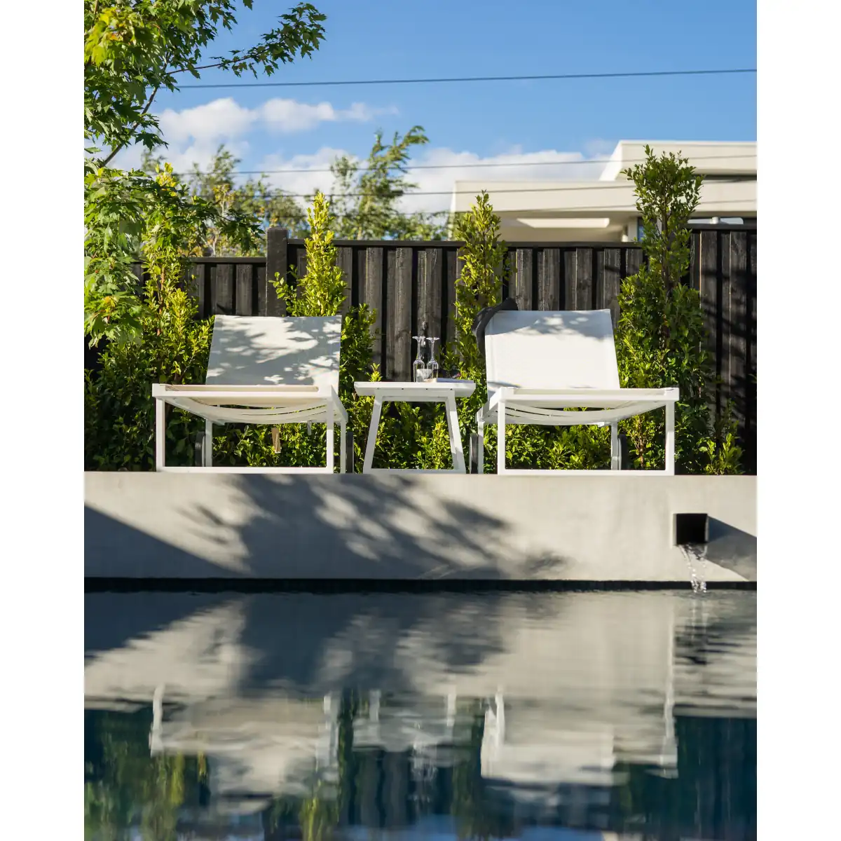 Allux Lounger & Side Table