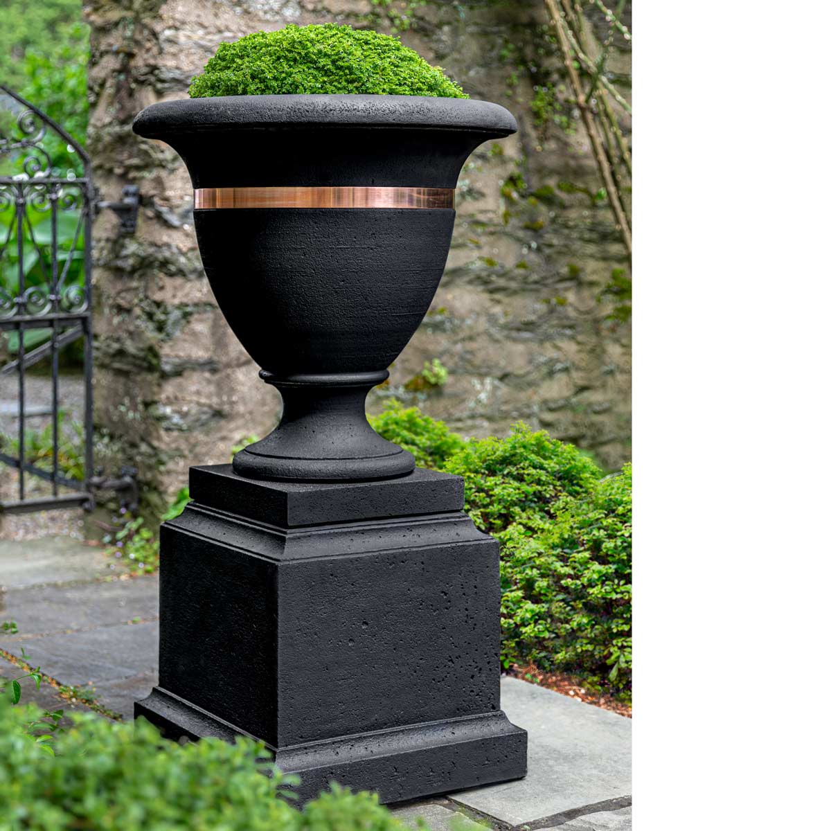 Classic Copper Banded Urn On Optional Rustic 16 5" Pedestal (cast Stone In Nero Nuovo Finish)