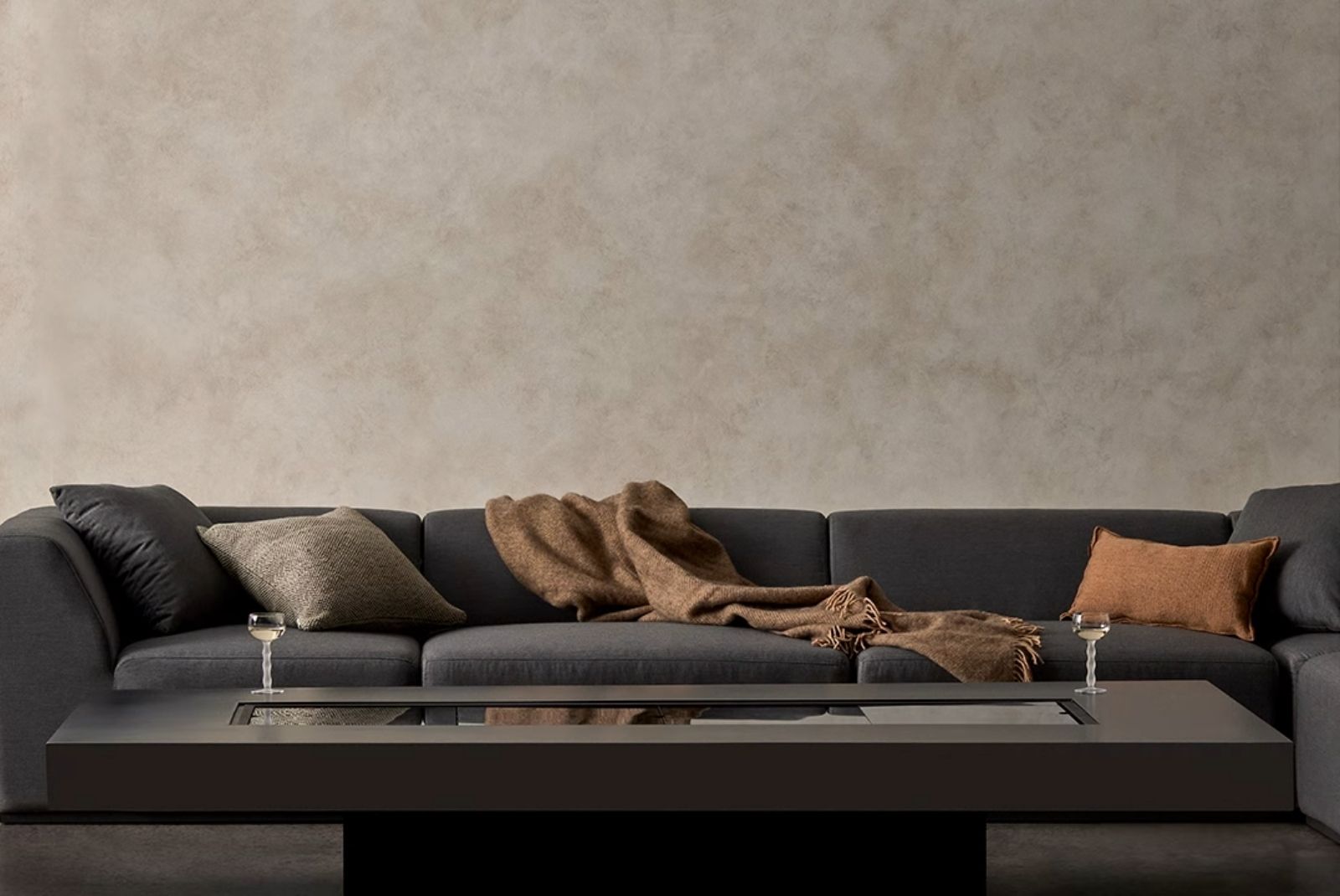 Gin 90 IMGs (4) Gin 90 Imgs (4) outdoor table with fire pit