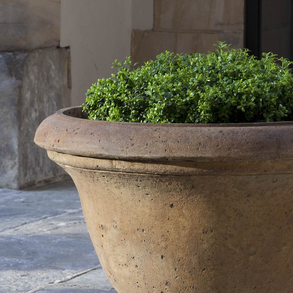 Rustic Greenwich Urn Detail (cast Stone In Pietra Nuova)