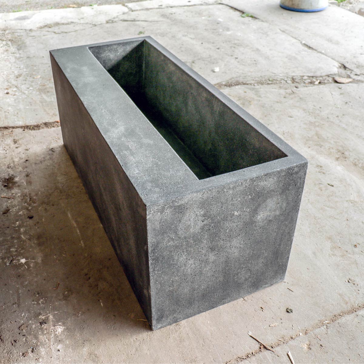 Terrace Planter 48" (fiberglass Resin And Aggregate In Coal Stone Finish)